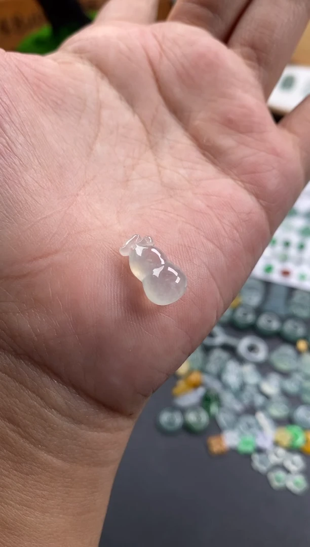 颈饰未镶嵌翡翠翡翠冰种葫芦