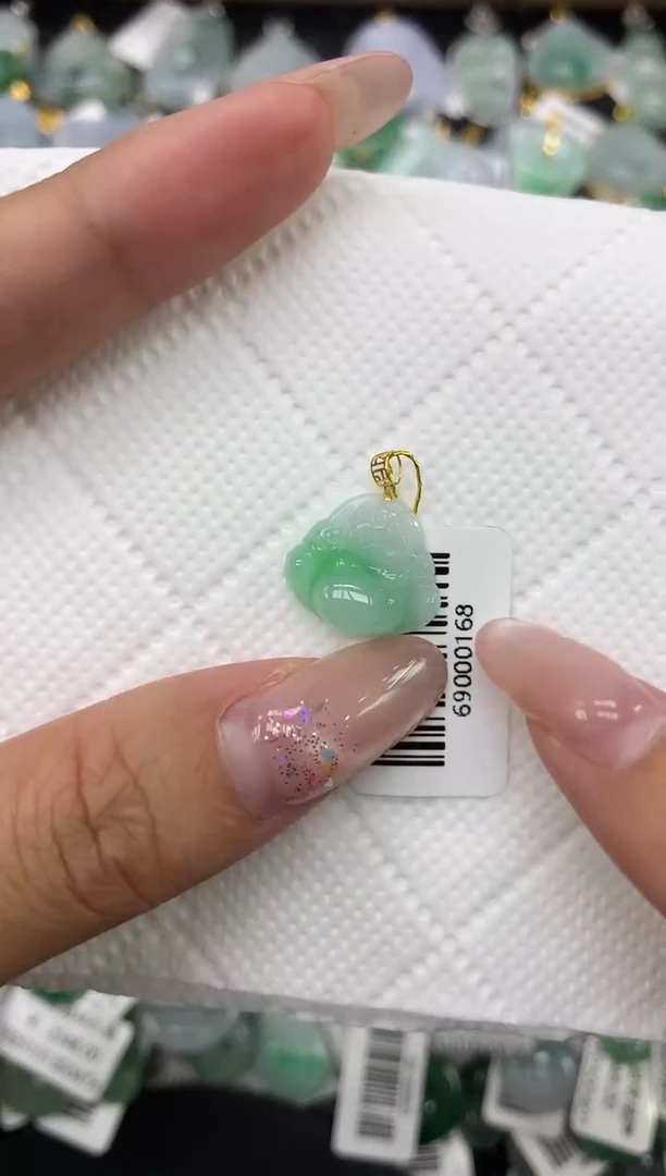 颈饰18K金镶嵌翡翠1111111111