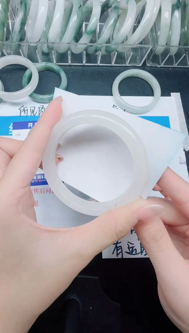 未镶嵌手镯石英质玉162-58.8