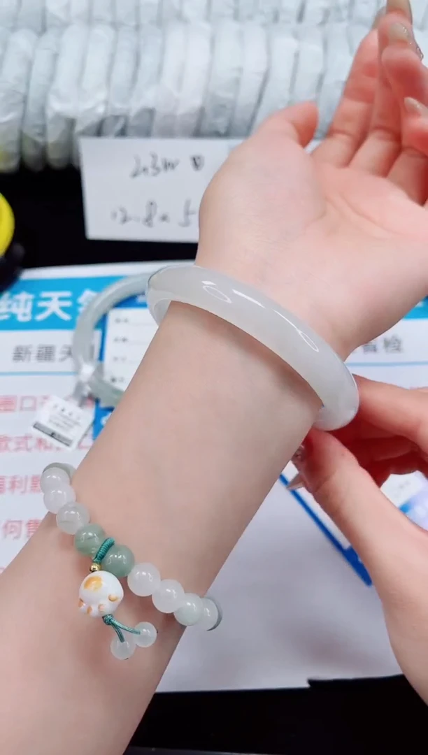 未镶嵌手镯石英质玉210-61/62