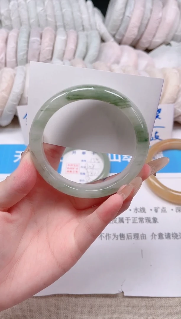 未镶嵌手镯石英质玉159-63
