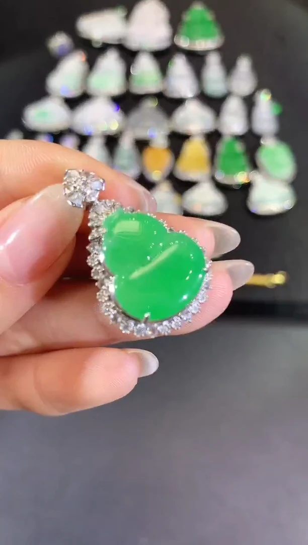 吊坠(不含链)18K金镶嵌翡翠38-葫芦