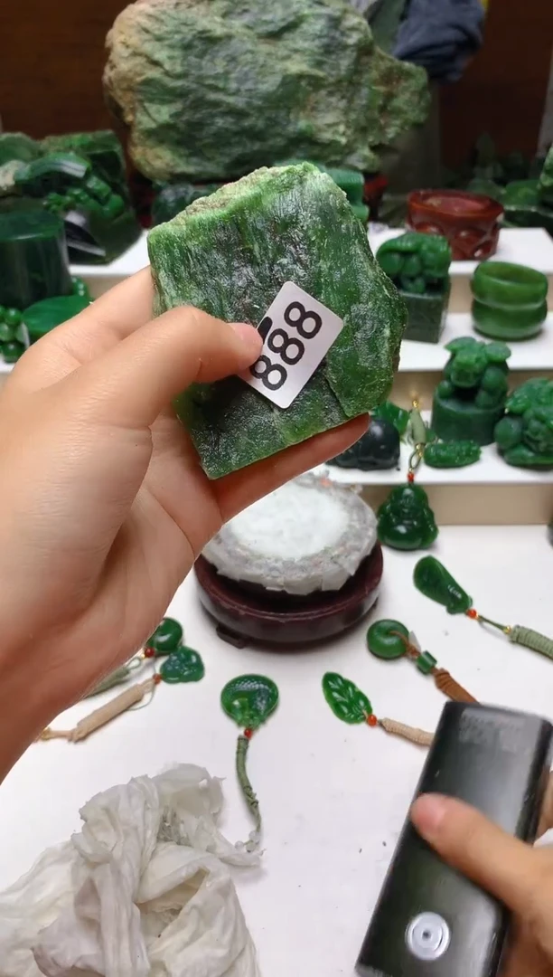 未镶嵌和田玉（碧玉）珠宝半成品1