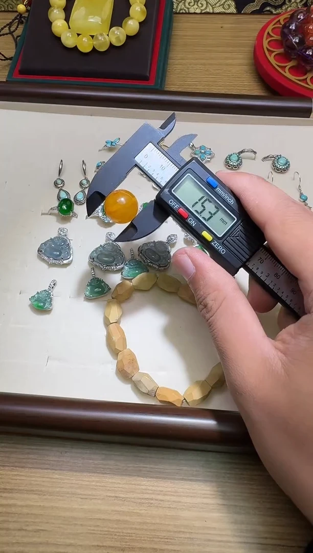 琥珀颈饰未镶嵌邢*圈多样性发一件 611