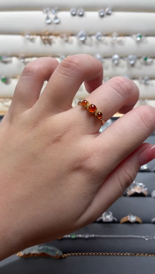 翡翠戒指18K金镶嵌戒指