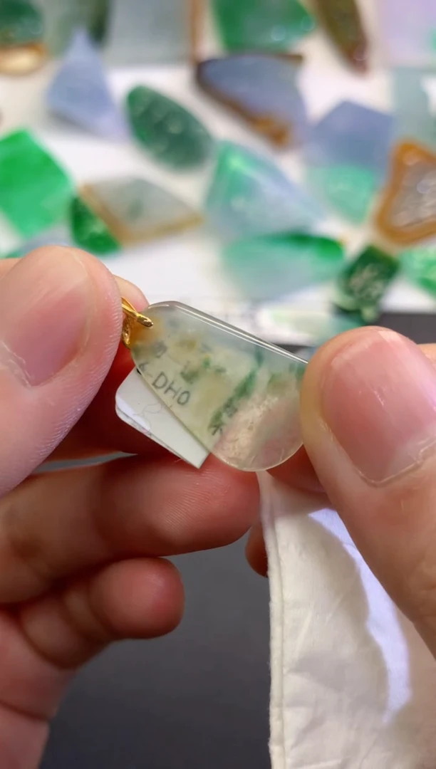 翡翠未镶嵌吊坠(不含链)856