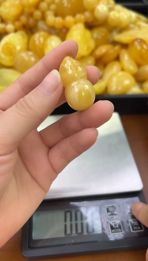 未镶嵌蜜蜡裸石琥珀蜜蜡吊坠