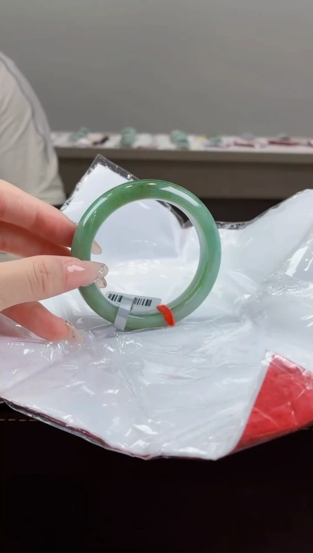 未镶嵌手镯翡翠9