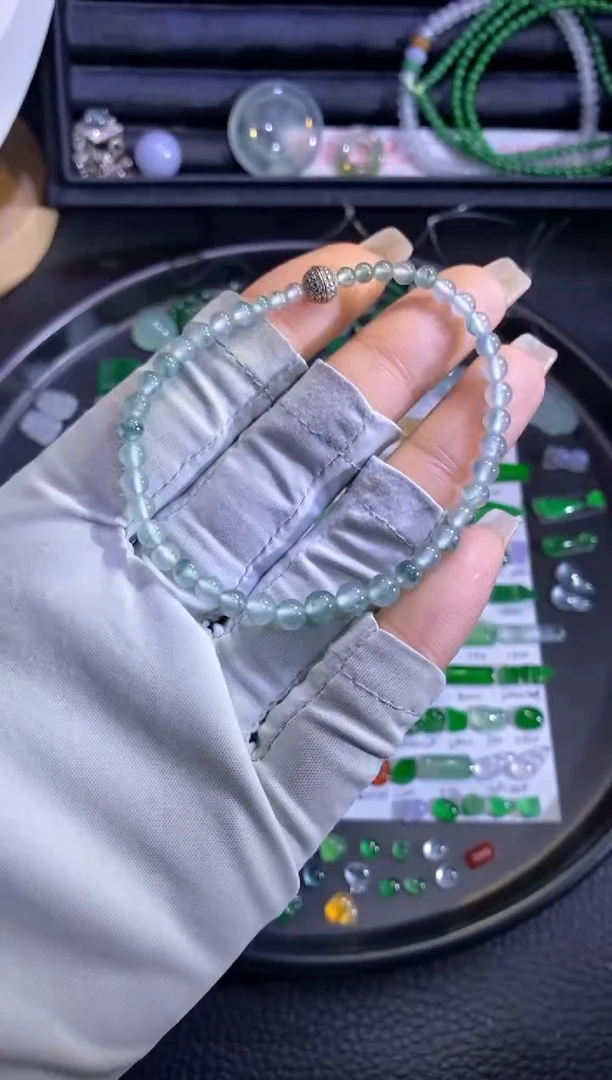 未镶嵌挂件翡翠珠串