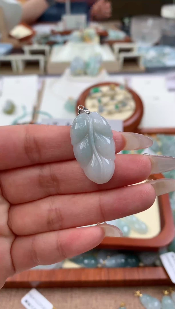 【闪购商品】翡翠颈饰未镶嵌天然A货翡翠挂件