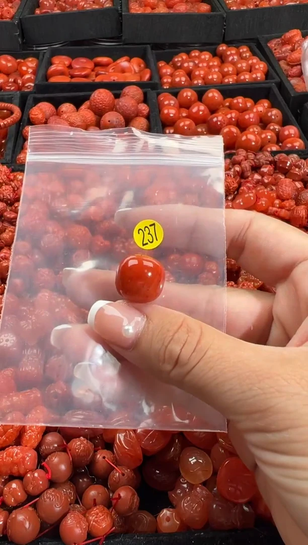 颈饰未镶嵌南红玛瑙1