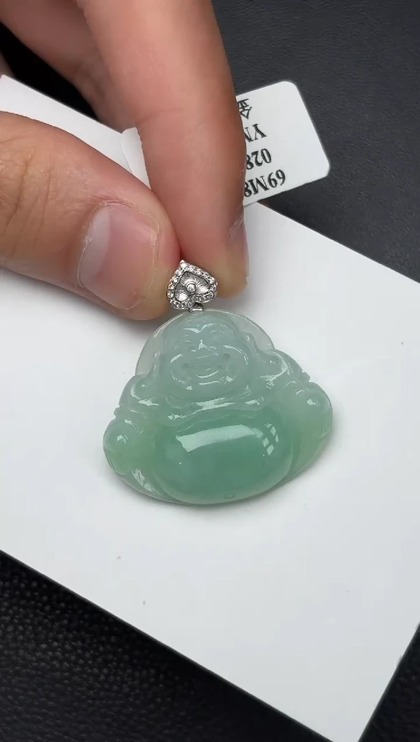 颈饰18K金镶嵌翡翠佛公