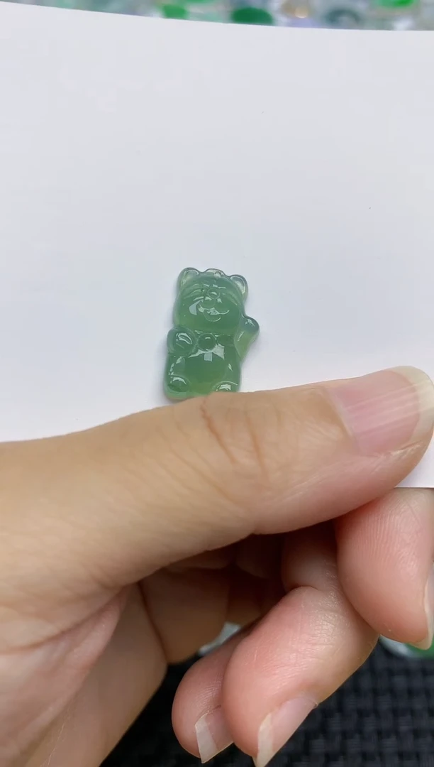 翡翠未镶嵌颈饰天然A货翡翠