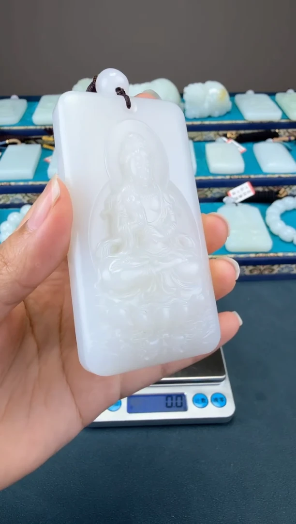 和田玉未镶嵌颈饰1