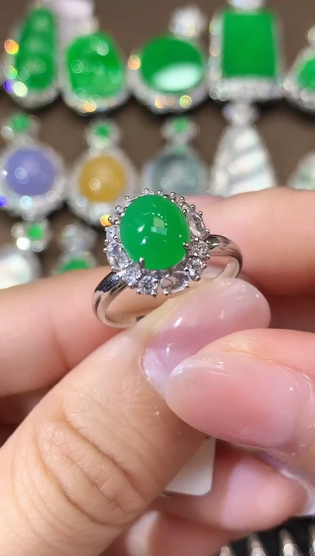 18K金镶嵌戒指翡翠A92