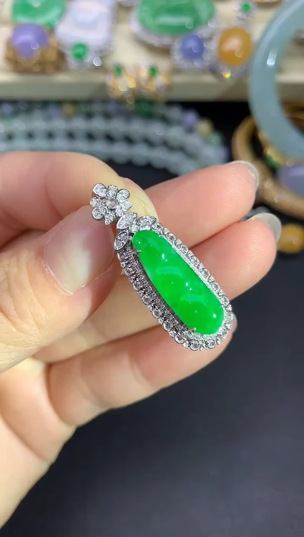 颈饰18K金镶嵌翡翠257-七夕珠宝季