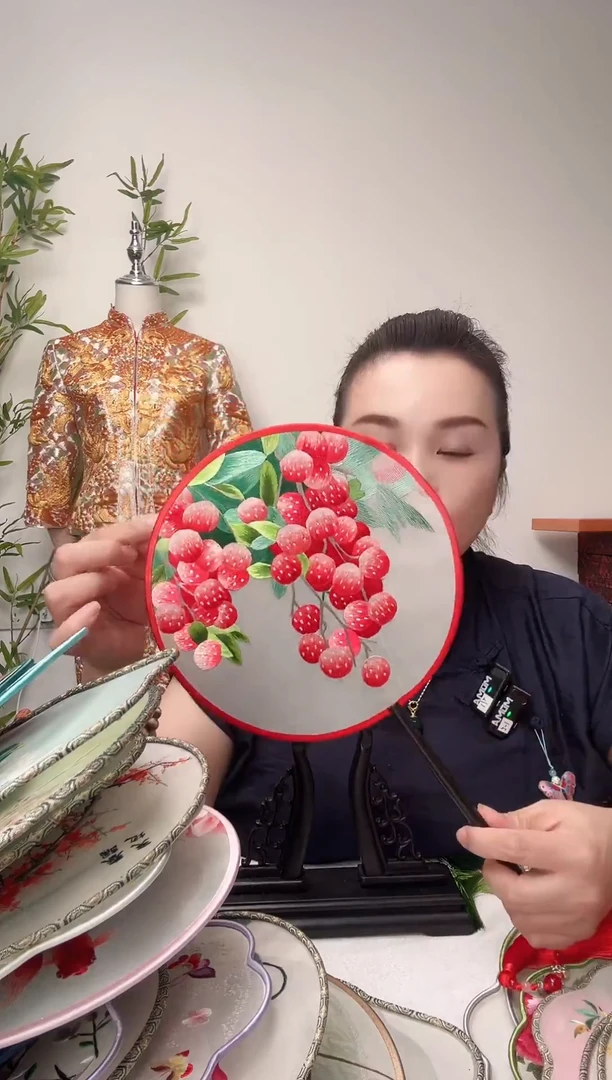 刺绣双面绣团扇荔枝