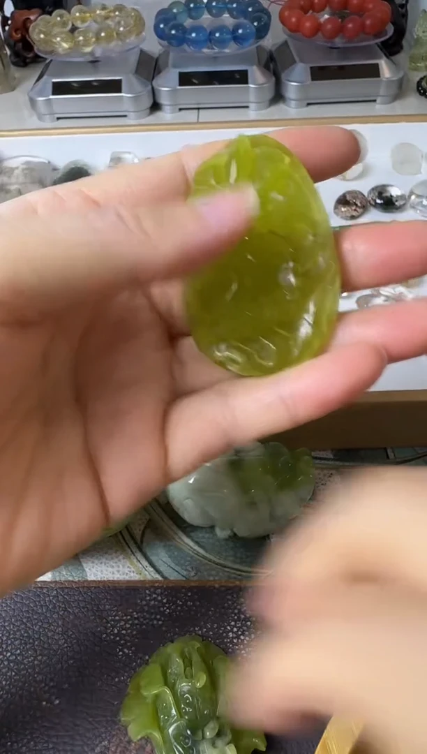 未镶嵌岫玉颈饰花*子矿坑付两次15