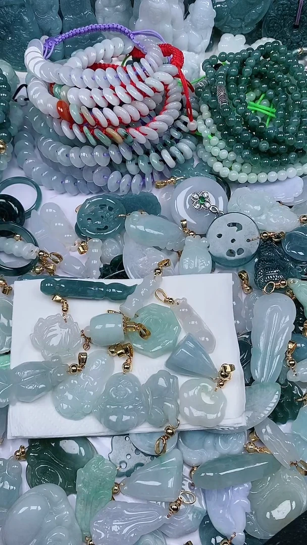 翡翠未镶嵌颈饰...0002481