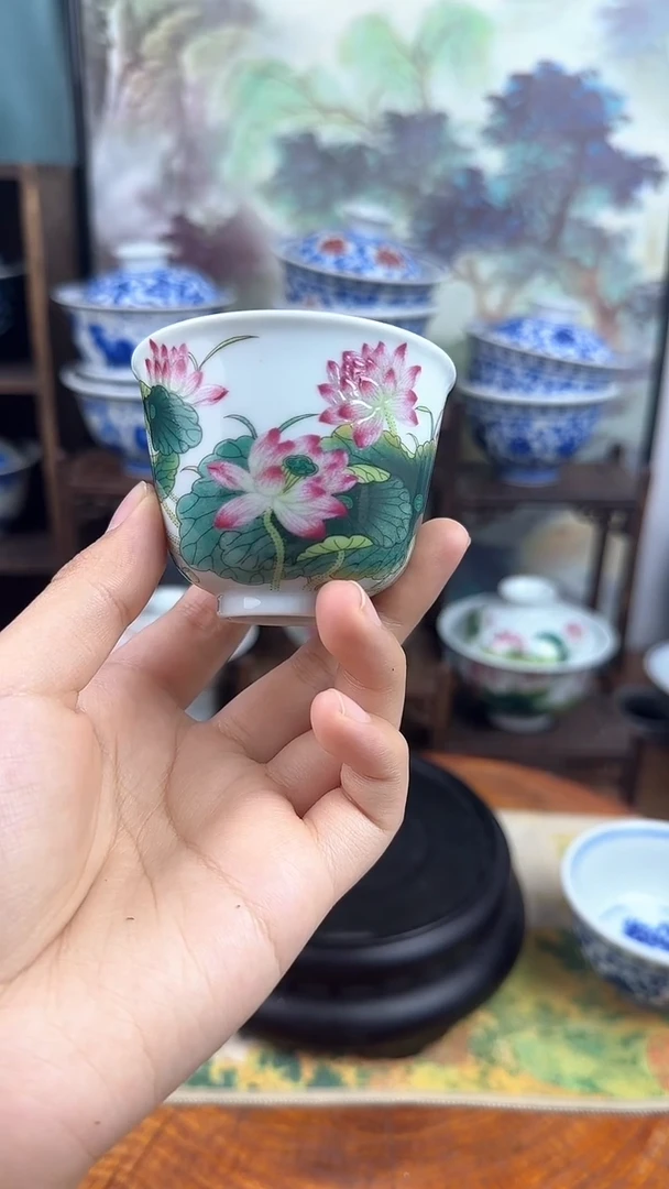 陶瓷粉彩荷花铃铛杯