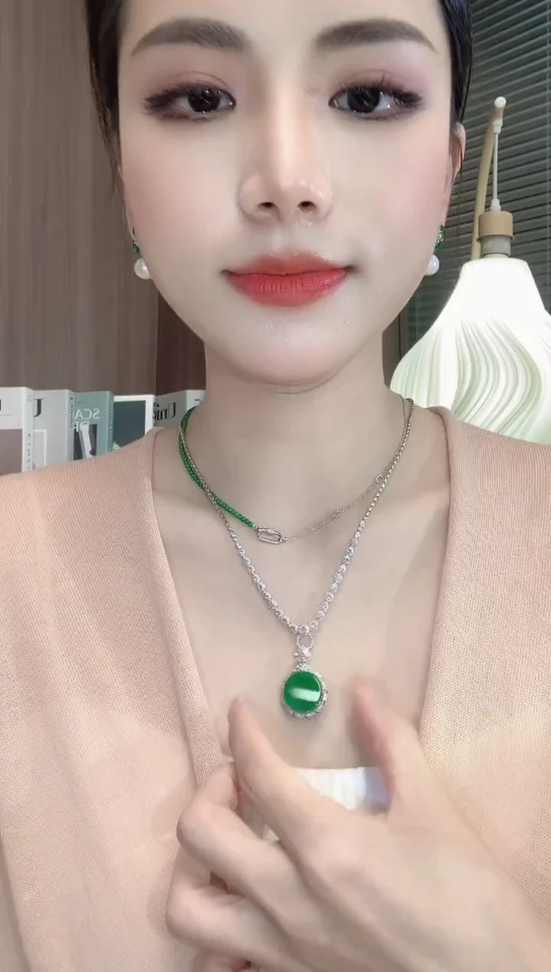 翡翠18K金镶嵌吊坠(不含链)C31