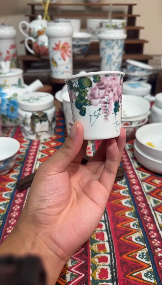 摆件景德镇高温釉下手绘陶瓷