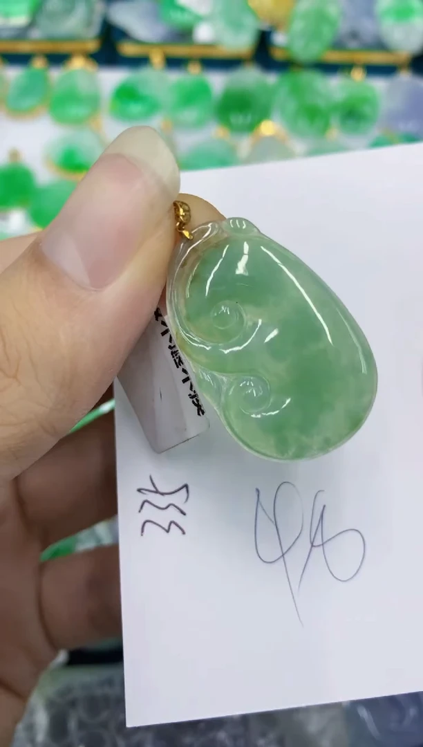 翡翠18K金镶嵌颈饰1111111111