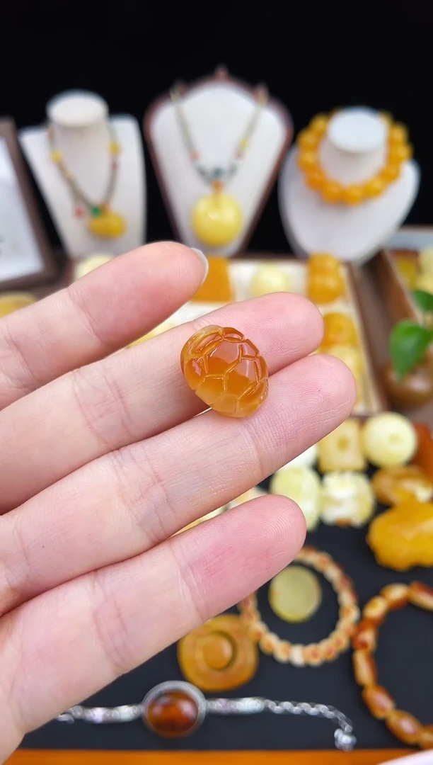 琥珀未镶嵌珠宝奇石柒月
