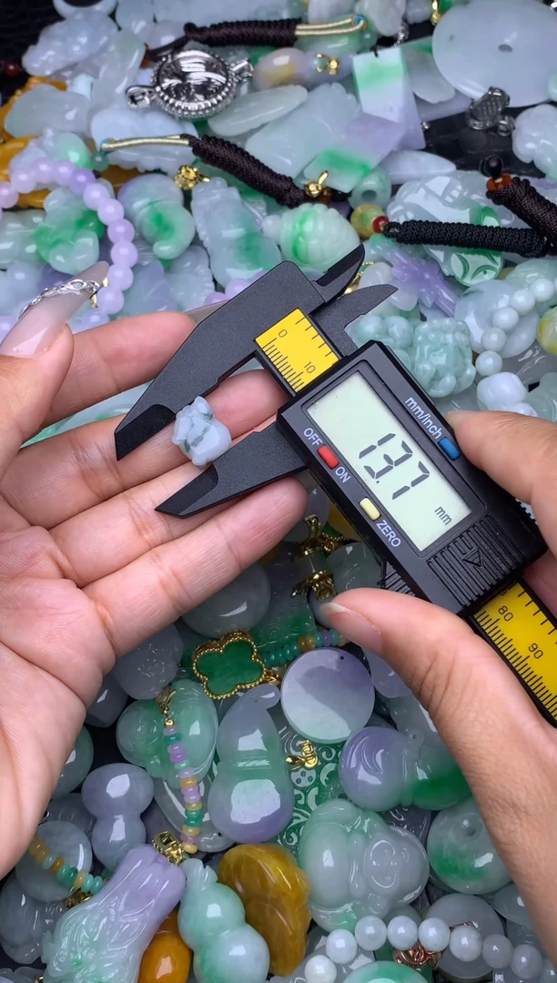 翡翠未镶嵌颈饰天然缅甸翡翠吊坠