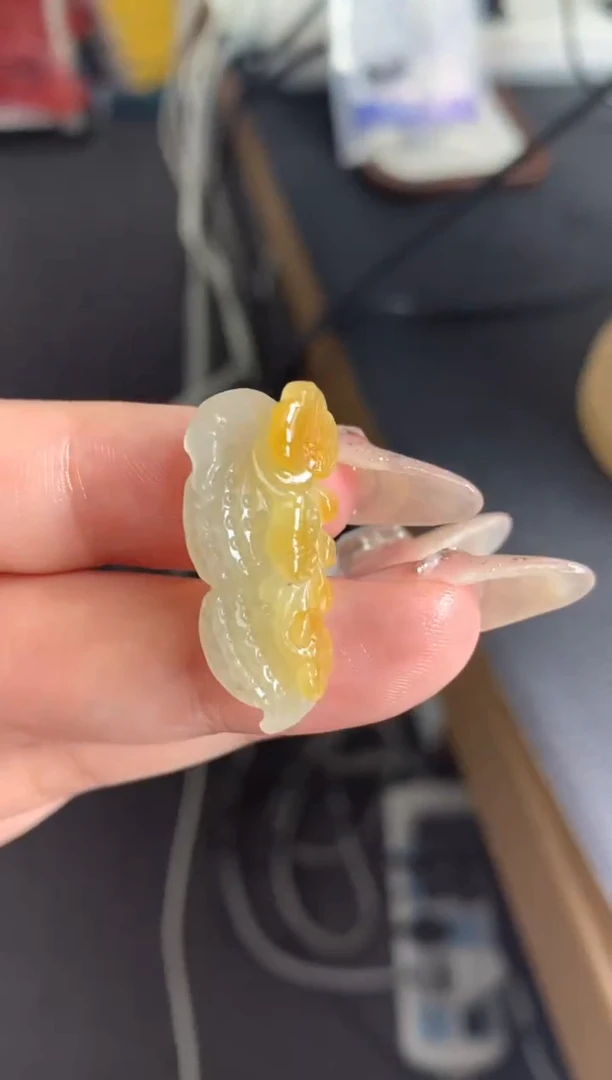 定制翡翠未镶嵌花生