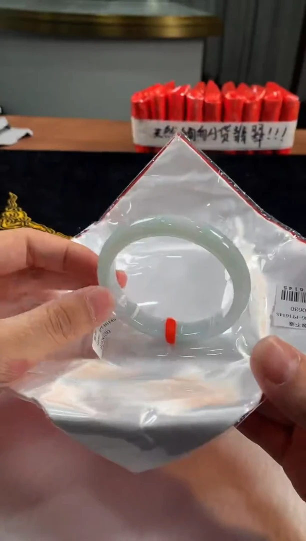 未镶嵌定制翡翠5067毛货不退不换60-61圈