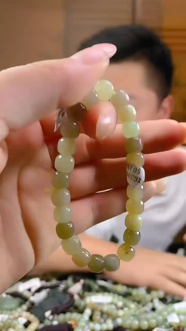 和田玉未镶嵌颈饰多样性发货，拍一发一