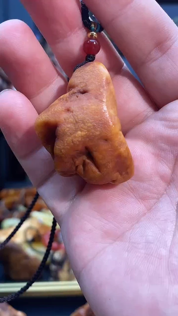 琥珀颈饰未镶嵌吊坠