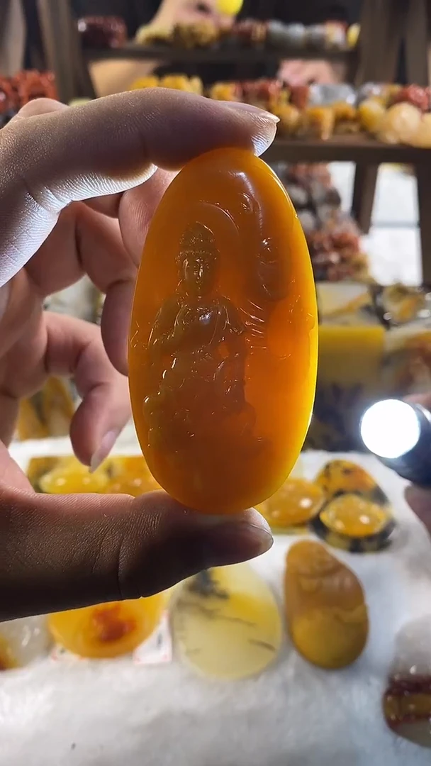 未镶嵌石英质玉挂件石英质玉挂件