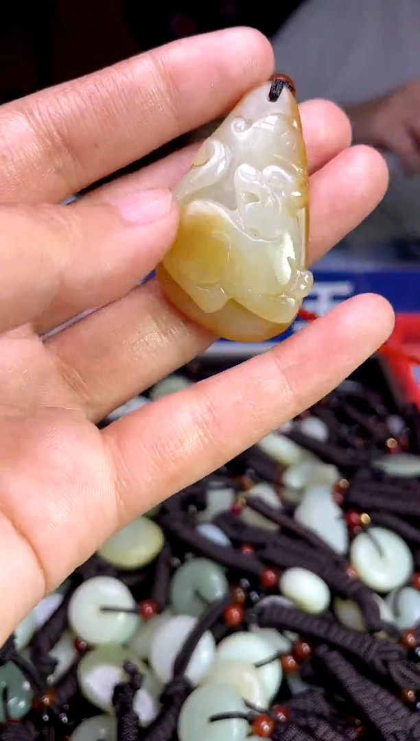 未镶嵌和田玉挂件1
