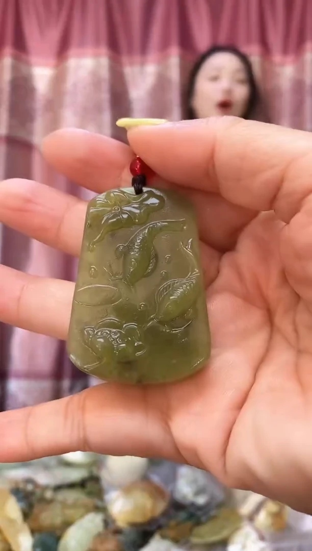 未镶嵌岫玉吊坠