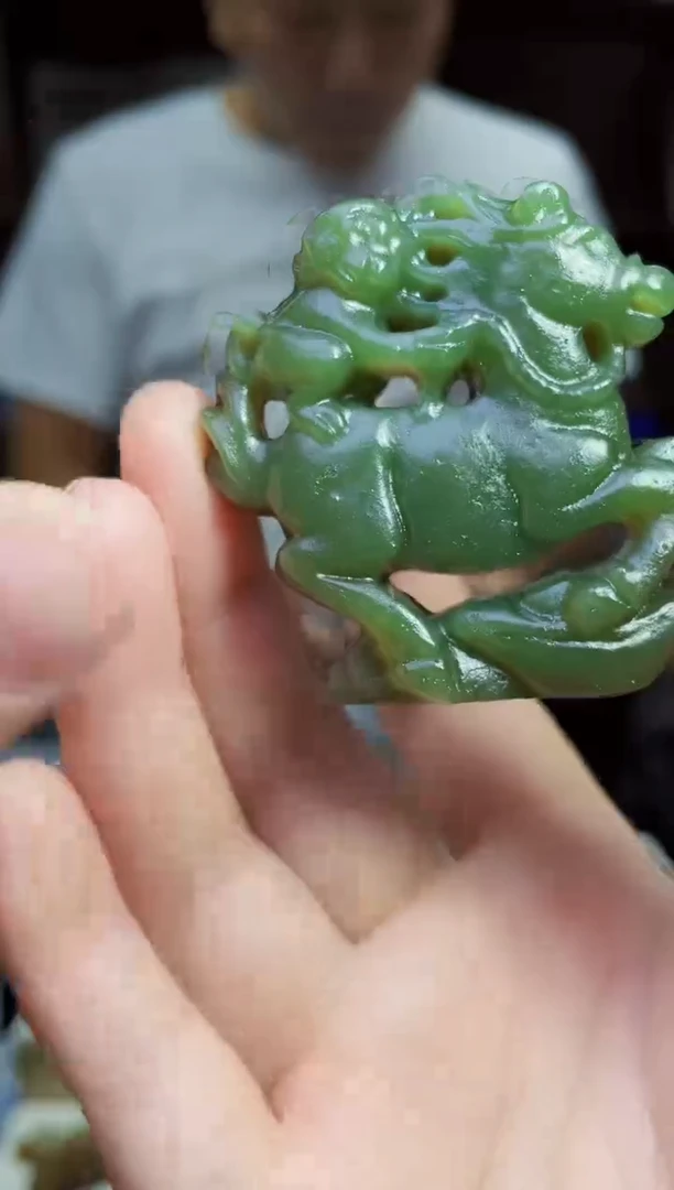 和田玉未镶嵌颈饰1