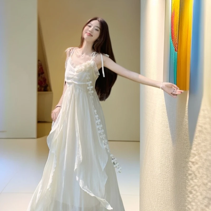 海边度假风花朵吊带小众连衣裙女收腰显瘦长裙子三亚云南大理旅游