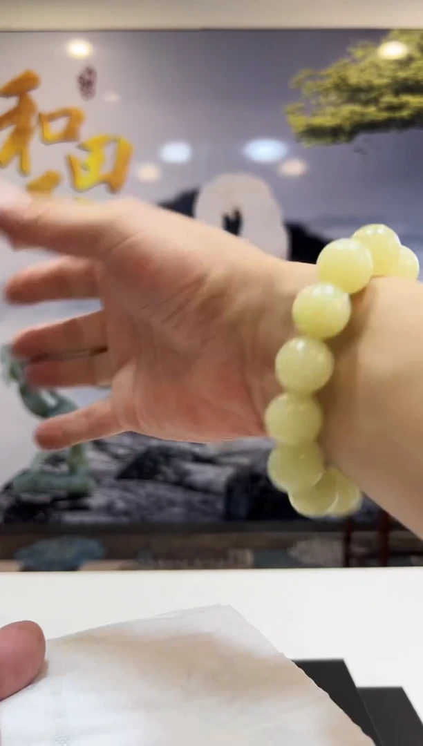 未镶嵌手链和田玉市场附