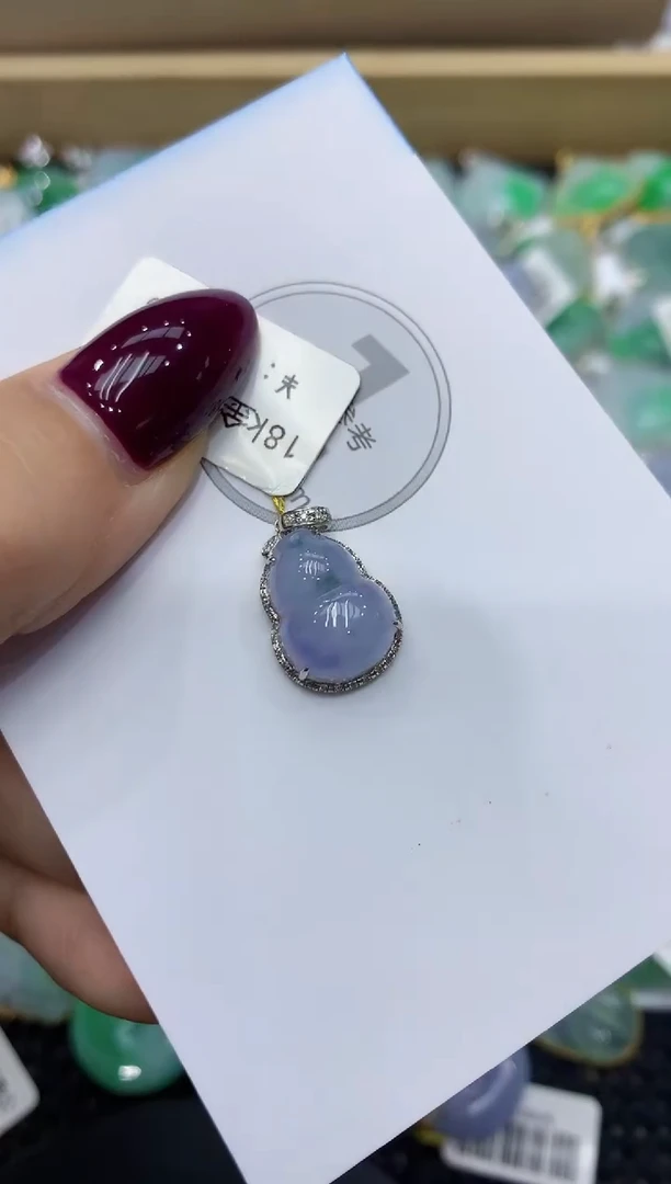 翡翠18K金镶嵌颈饰111111111111