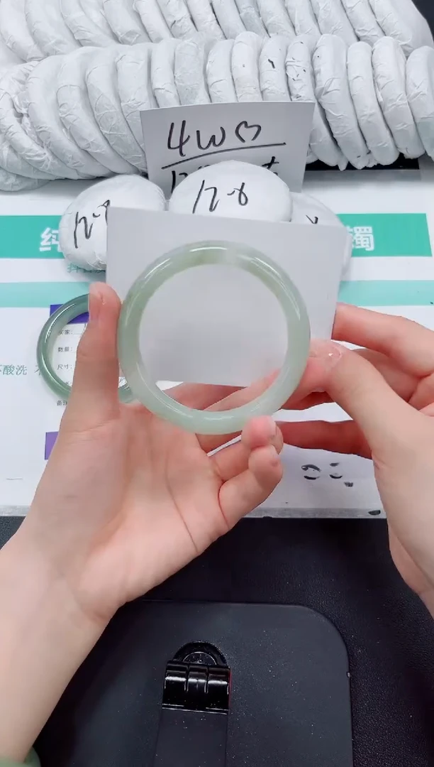 石英质玉手镯未镶嵌79-56.7