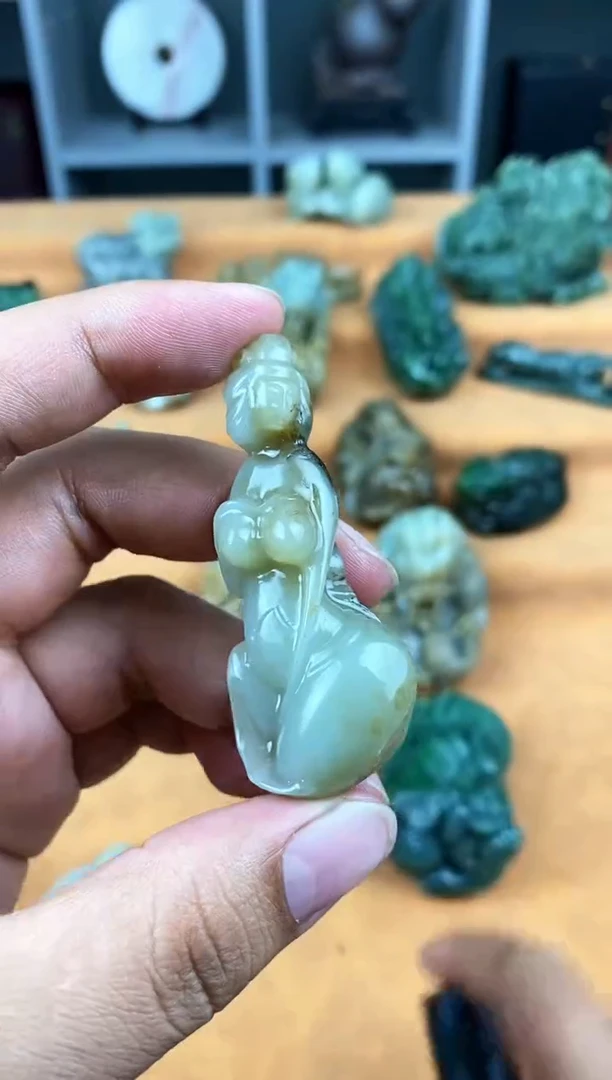 颈饰未镶嵌和田玉1