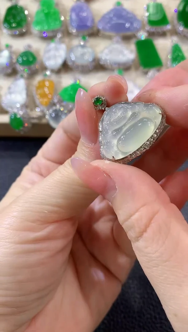 吊坠(不含链)18K金镶嵌翡翠A19