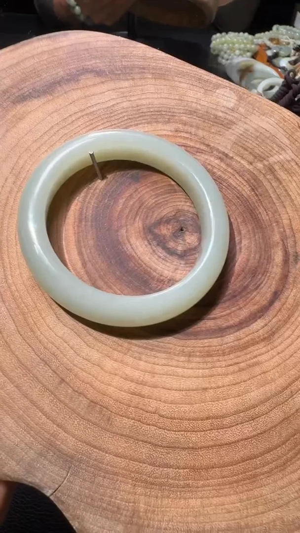 颈饰未镶嵌和田玉手镯12*9*55