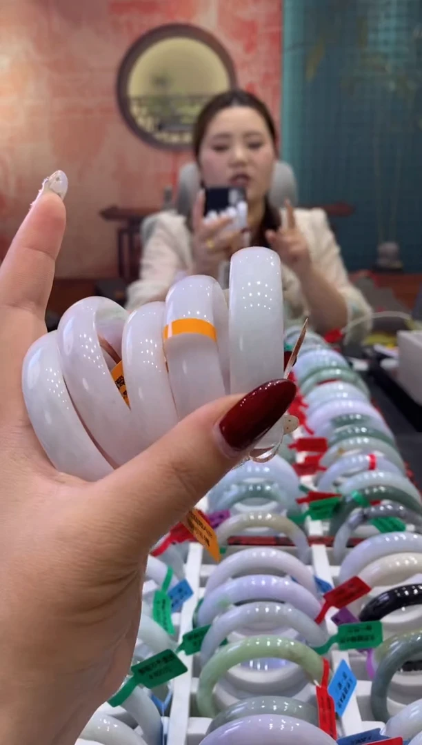 【闪购商品】翡翠手镯未镶嵌0019298/多样性发货