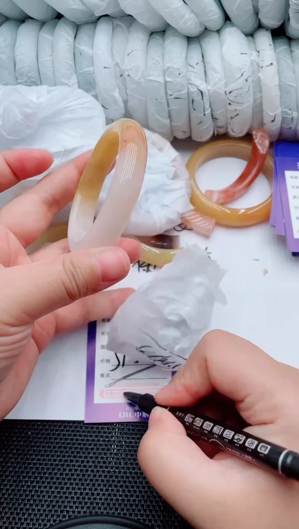石英质玉手镯未镶嵌E89-51-52