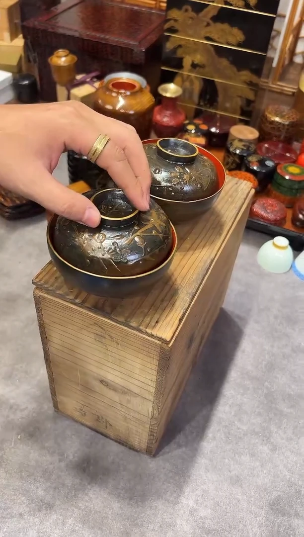 干漆 堆漆莳绘 翻墙金莳绘 盖碗两只
