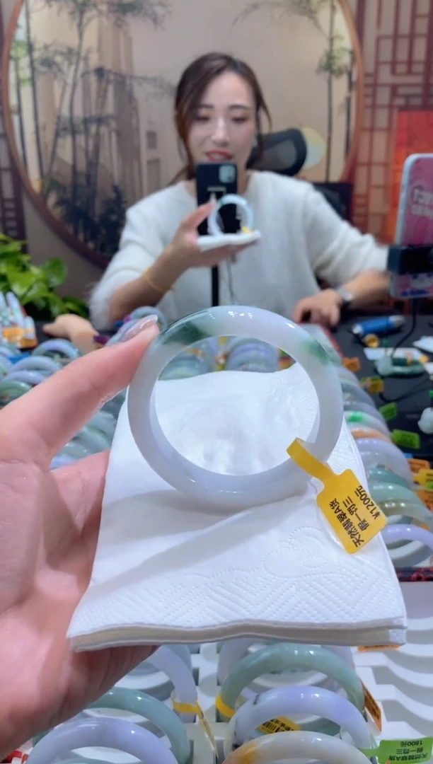 未镶嵌手镯翡翠000070683