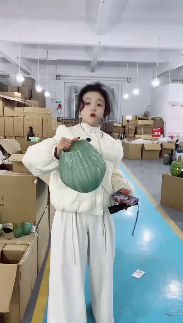 【闪购商品】玻璃私花主义花瓶厂-微瑕--S2U7