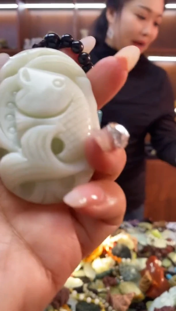 未镶嵌蛇纹石玉挂件